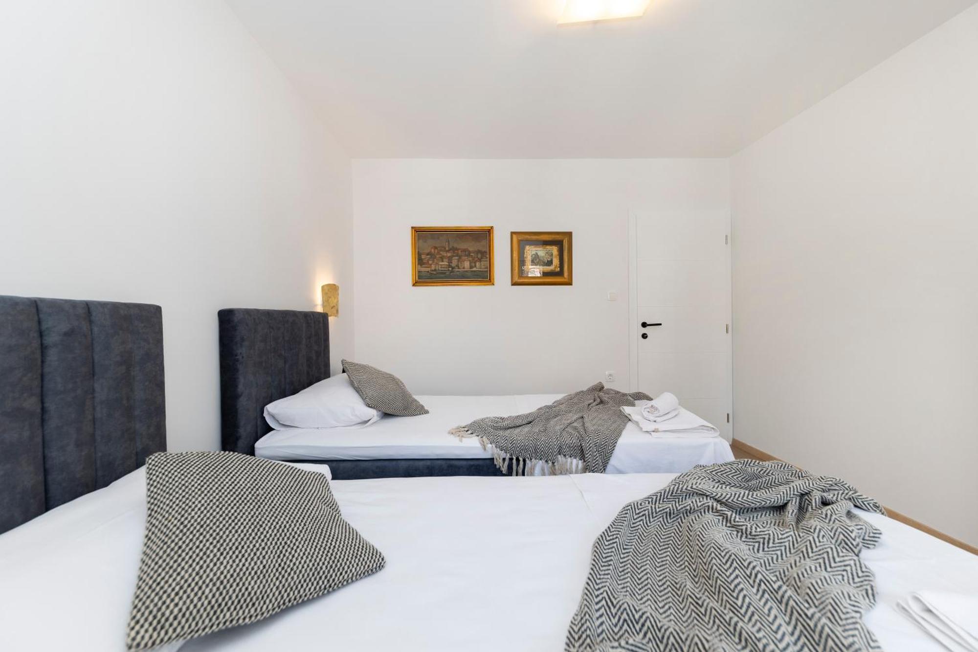 Dispetto apartment in old city Zara Esterno foto