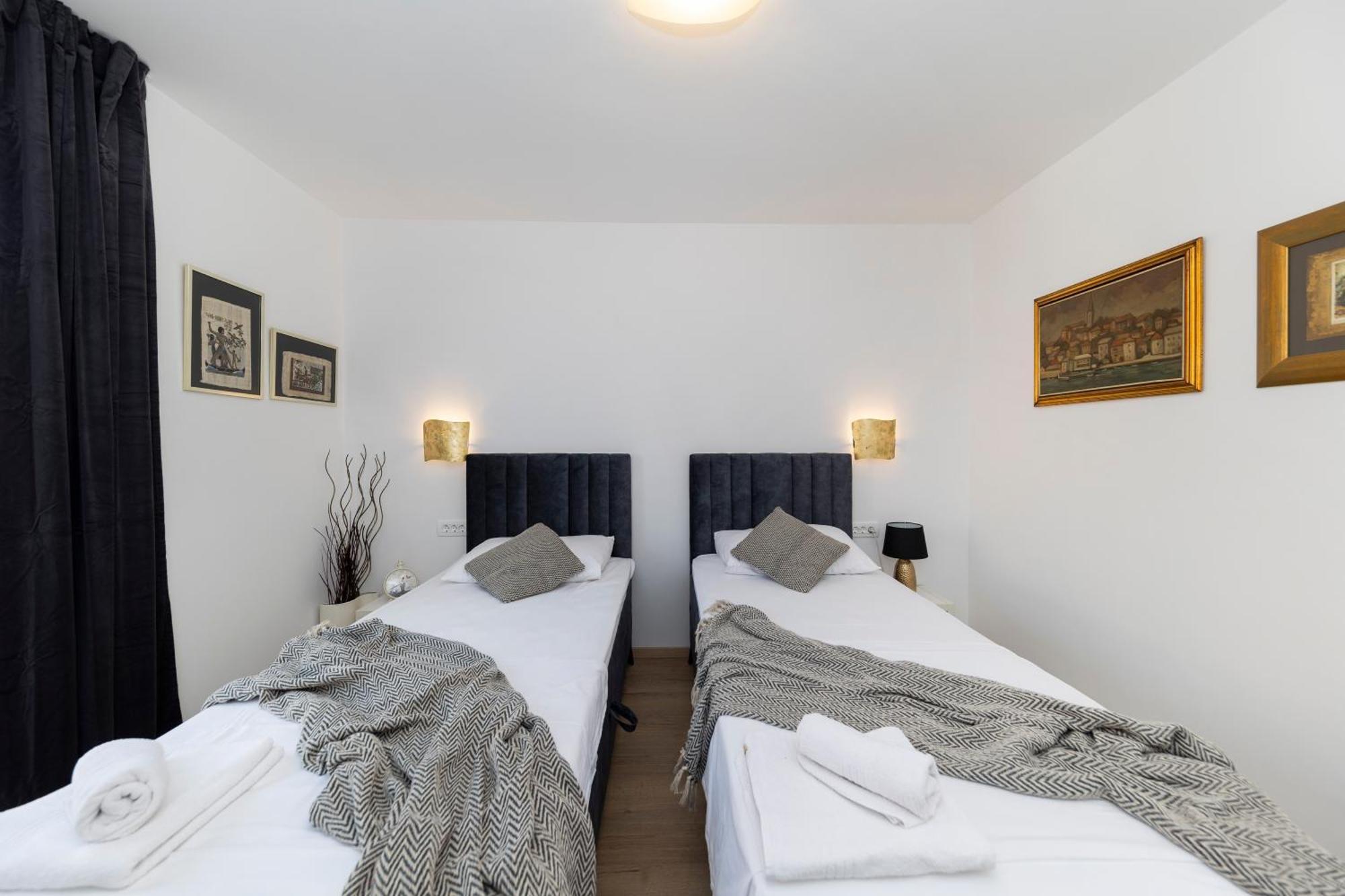 Dispetto apartment in old city Zara Esterno foto